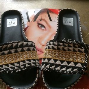 Dolce Vita slides size 7 Target excellent cond🥀